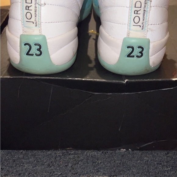 Air Jordan 12 Retro Size 8Y - Picture 2 of 3